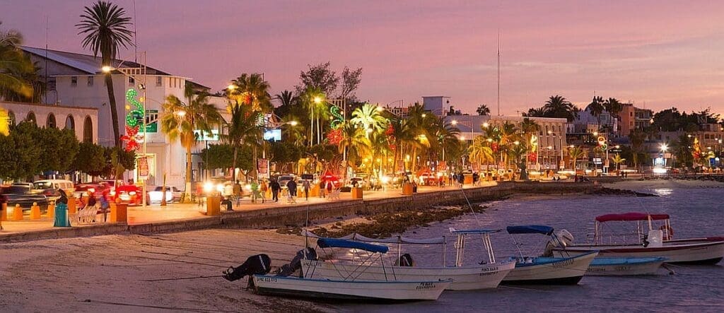 Stroll the beautiful Malecón with DiversInnMX in La Paz, Baja California Sur